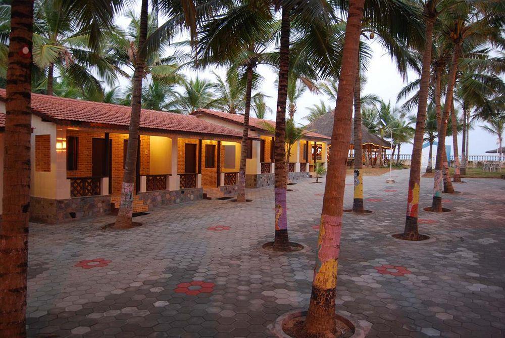 Bluebay Beach Resort Mahabalipuram Buitenkant foto
